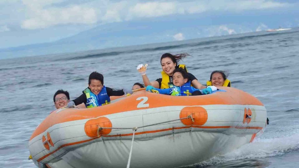 Parasailing di Nusa Dua, Bali – aktivitas watersport mewah dan aman