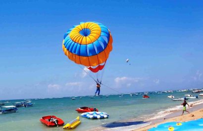 Banana boat seru di Tanjung Benoa, Bali – pengalaman watersport Bali terbaik