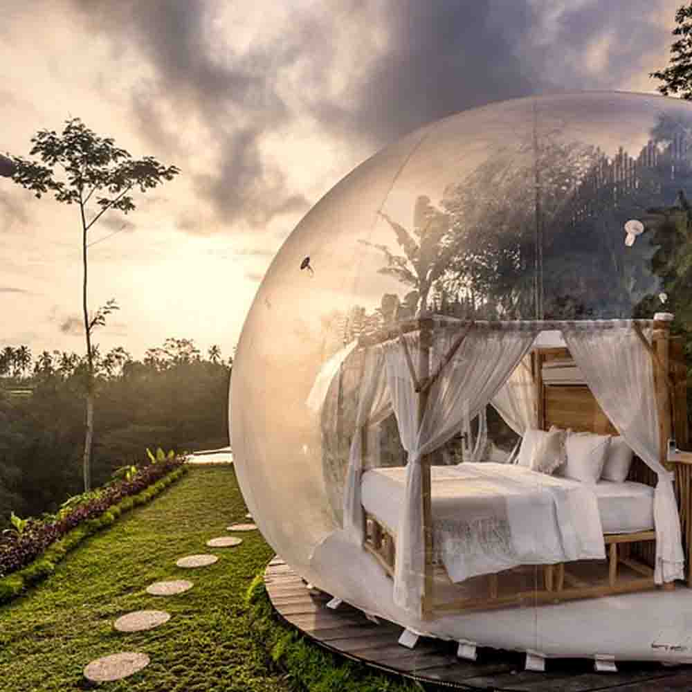 akomodasi unik di bali bubble hotel dengan kamar transparan dan view langit malam