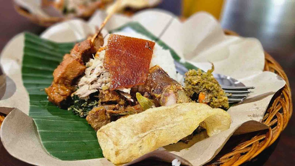 Babi Guling Bali favorit turis dan kuliner khas Bali paling terkenal