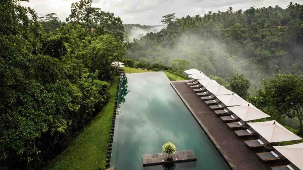 Alila Ubud resort dengan panorama lembah dan sawah di Ubud Bali