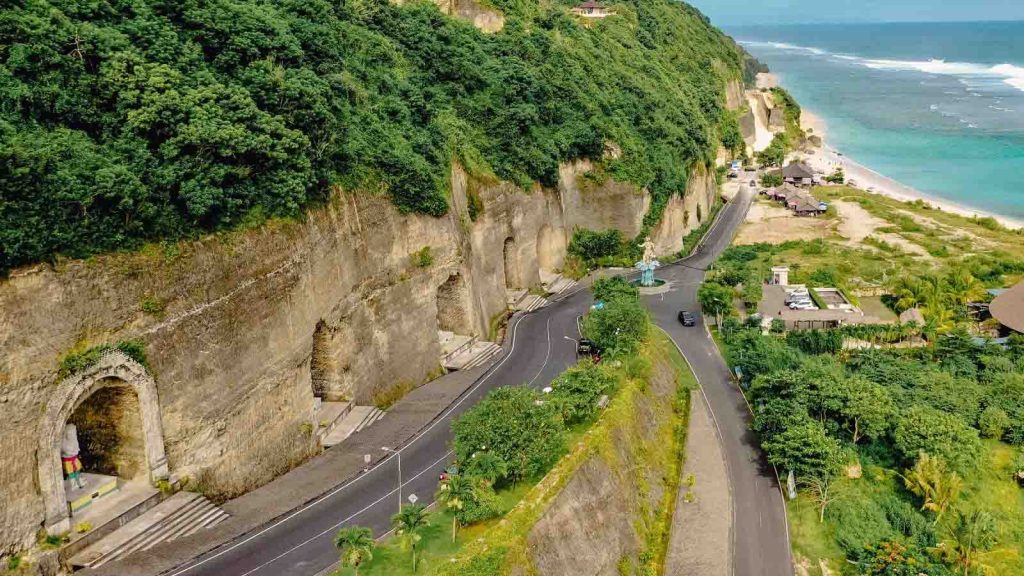 Pantai Pandawa sebagai pantai Bali hits 2026 dengan sunset tenang