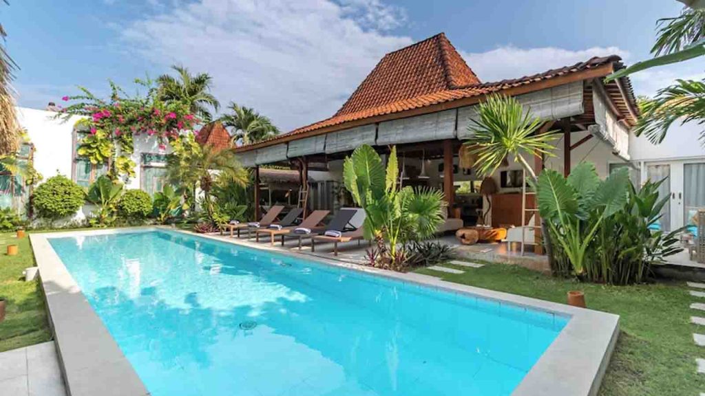 villa private pool Seminyak 2 bedroom cocok untuk family staycation dan bestie trip
